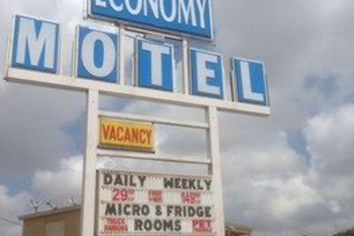 Exterior of Economy Motel
