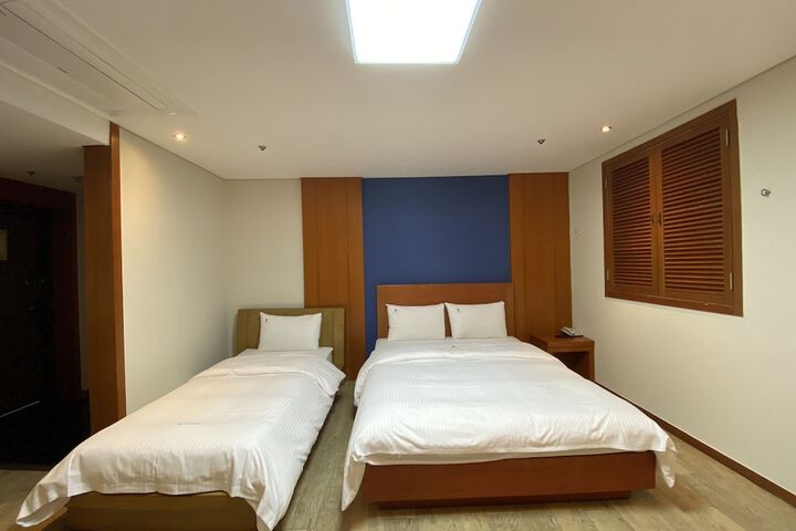 Room 14 of 73