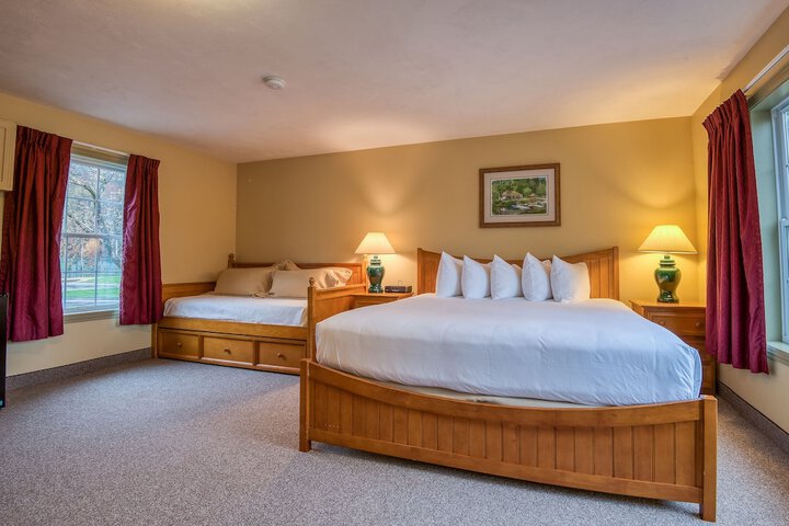 Superior King Lakeside with Shared Balcony (11 of 64)