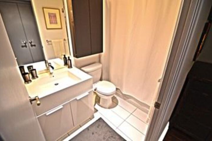 Room 3 of 10