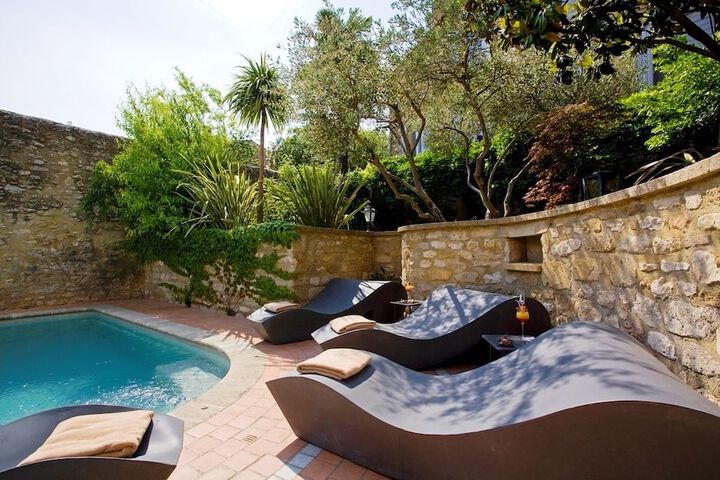 Pool 33 of 48