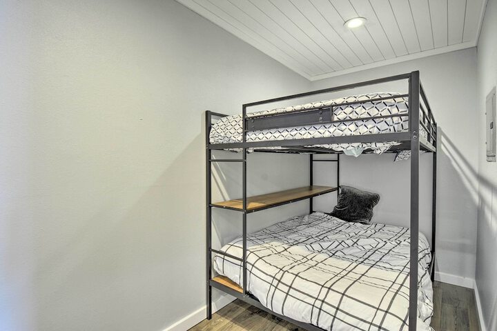 Lakefront Bremerton Vacation Rental w / Deck!