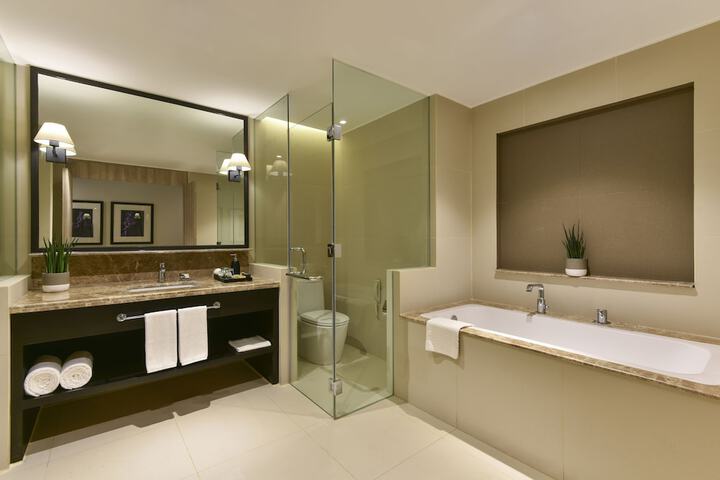 Room 9 of 37