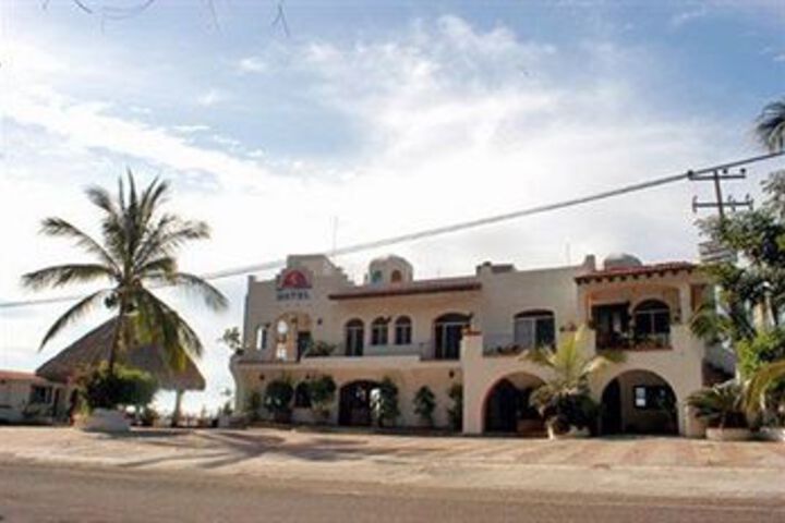 Photo of Mar Sereno Hotel & Suites
