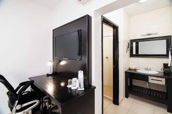 Room 12 of 46