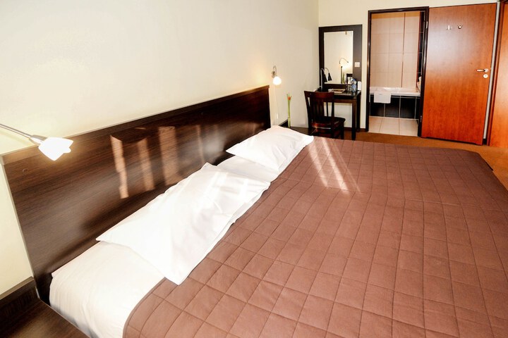 Room 16 of 55