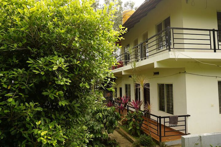Hotel Exterior 55 of 76