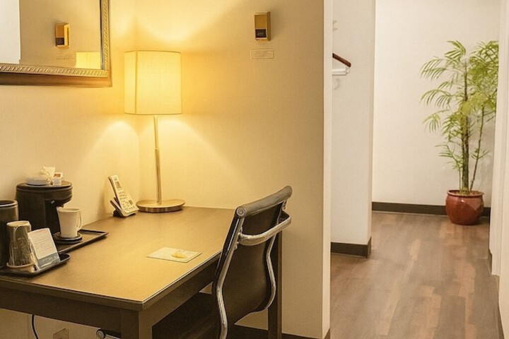Room 12 of 34
