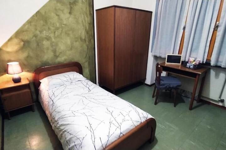 Room 16 of 46