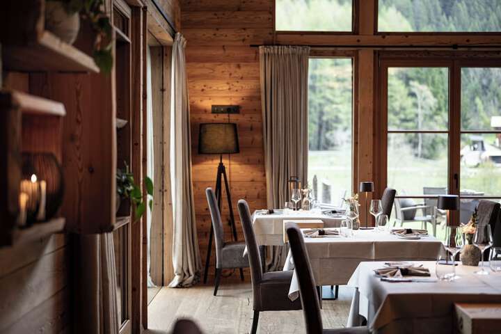 Dining 127 of 160
