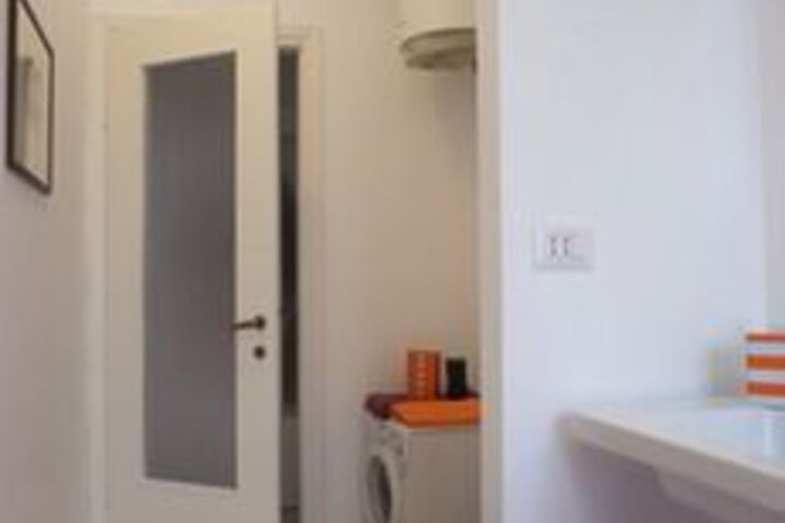 Room 4 of 31