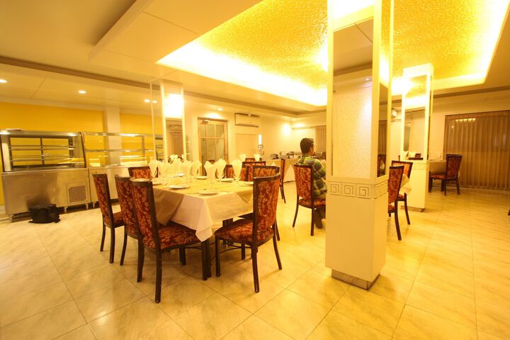 Dining 31 of 45