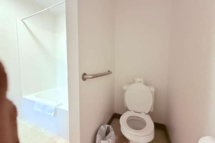 Room 18 of 24