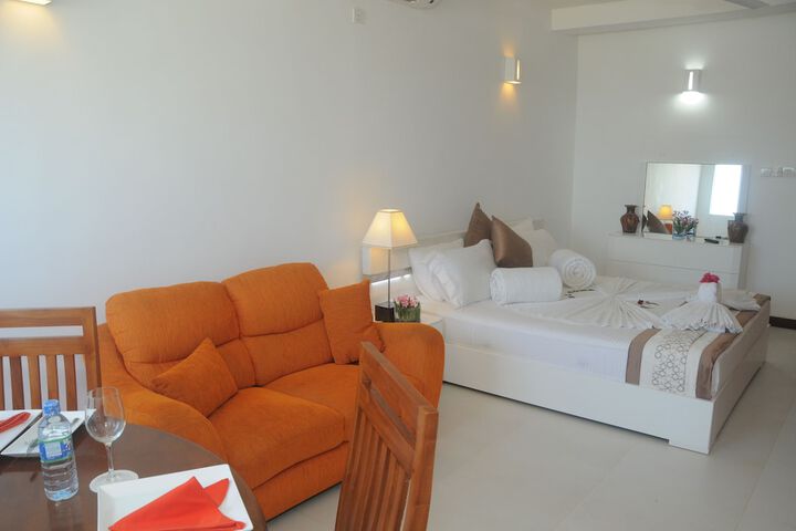 Room 8 of 74
