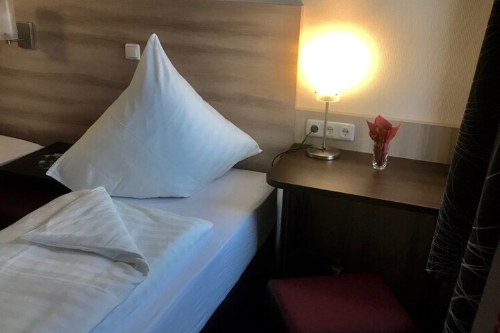 Room 18 of 40