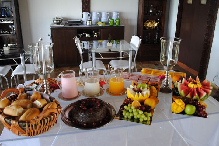 Dining 47 of 65