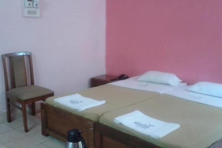 Room 8 of 27