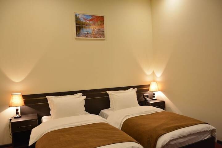 Room 6 of 45