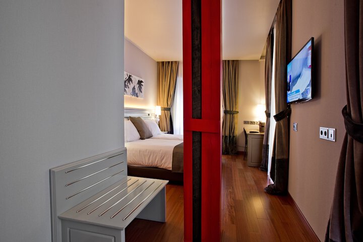 Room 9 of 54