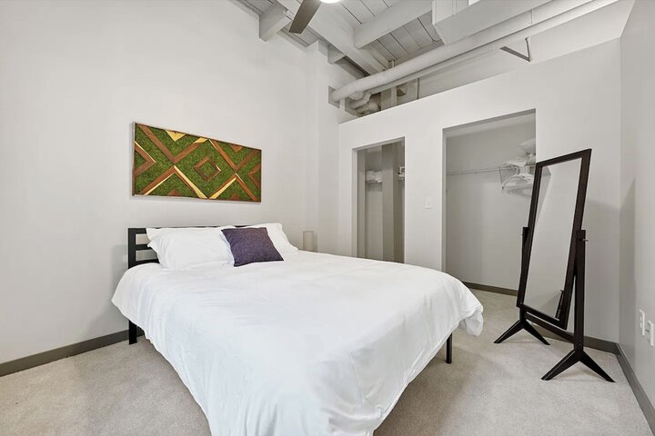 Room 40 of 237