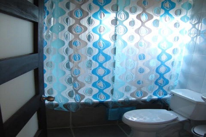 Room 8 of 10