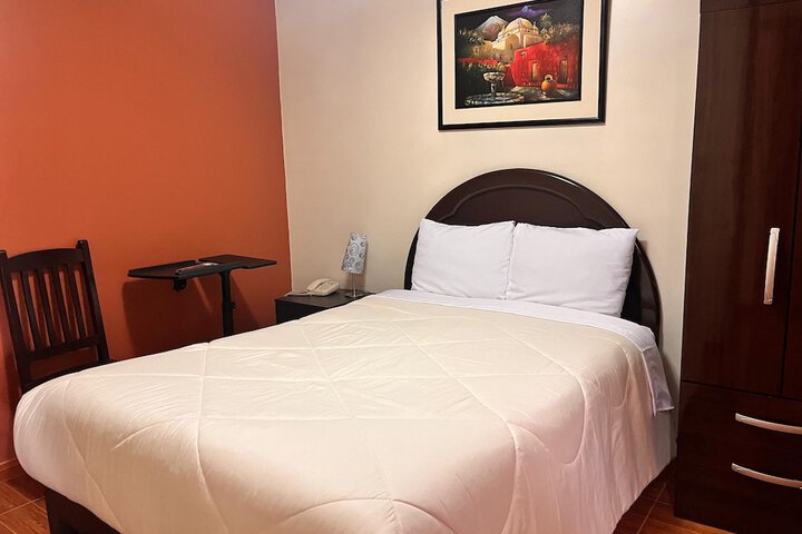 Room 1 of 8