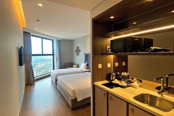Room 32 of 63