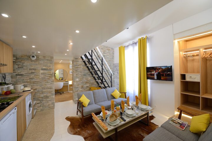 Room 465 of 648