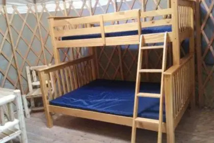 Room 2 of 10