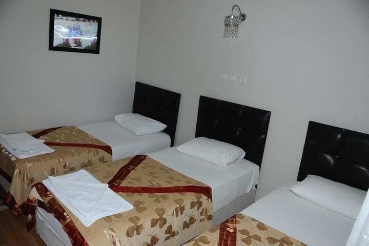 Room 10 of 38