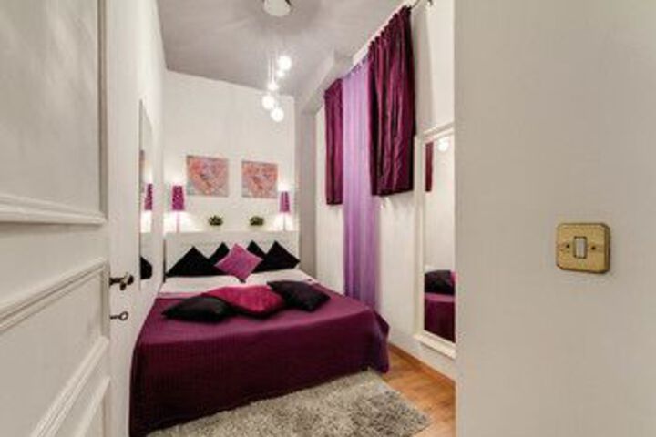 Room 83 of 330