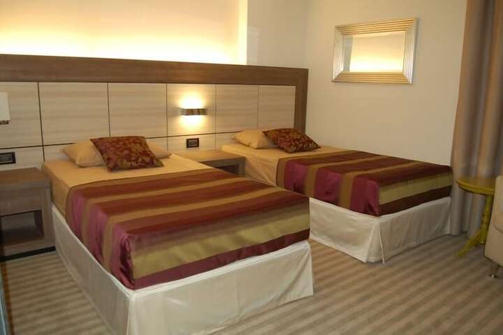 Room 15 of 26