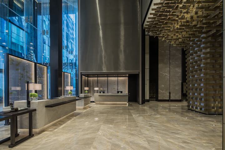 Entrance & Lobby