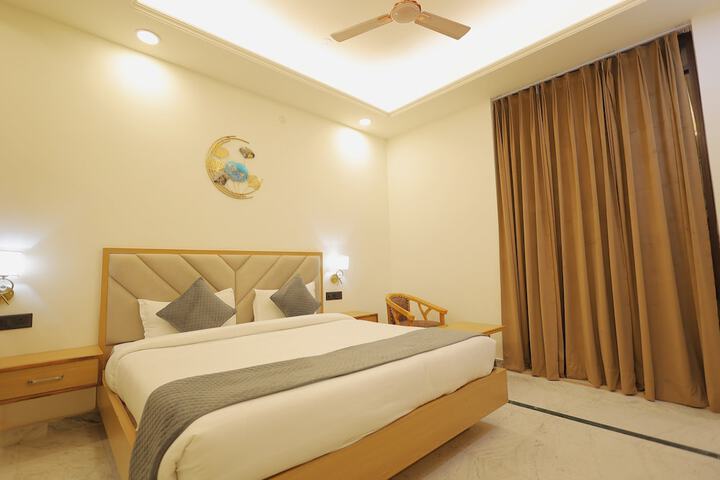 Room 16 of 63