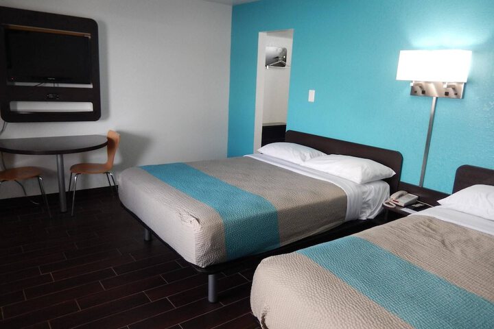 Room 2 of 24