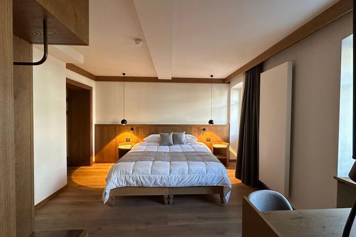 Room 44 of 106