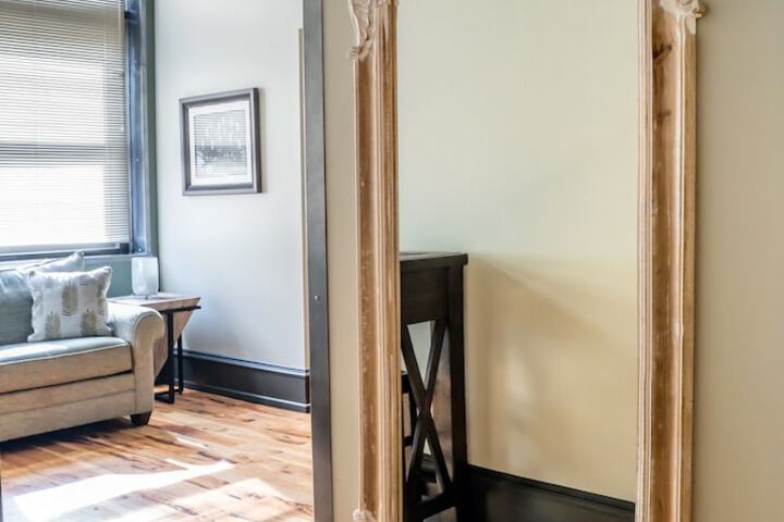 Windowless Economy Double Room Ensuite 301 Houdini Room (7 of 27)