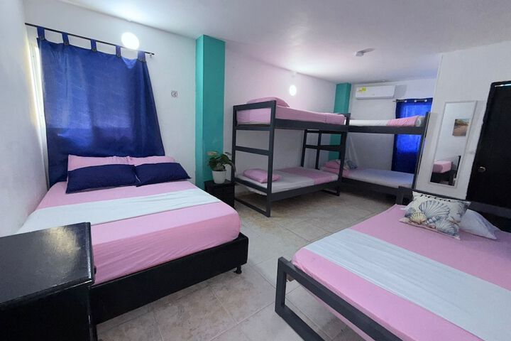 Room 6 of 12