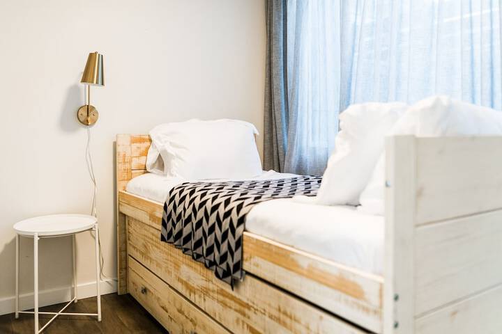 Room 2 of 15