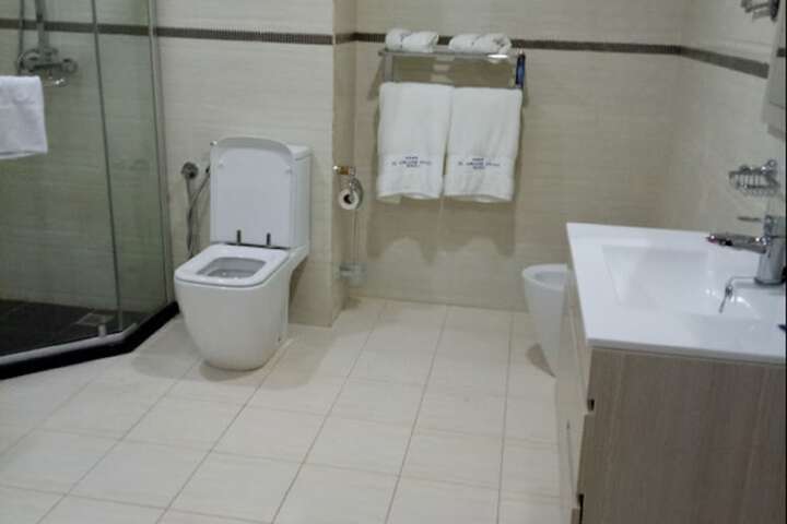 Room 35 of 59