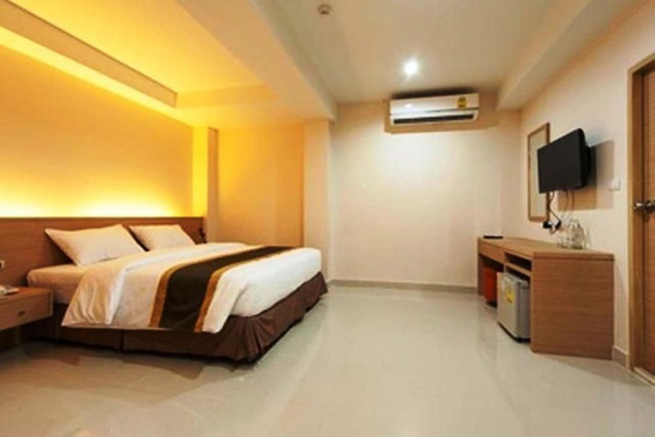 Room 12 of 29