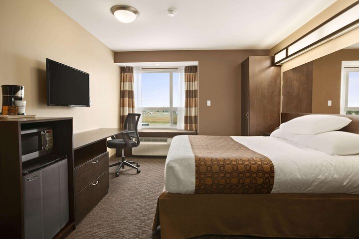 Room 8 of 17