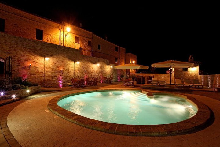Pool Hotel