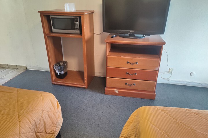 Room 7 of 13