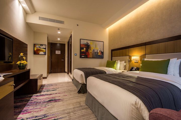 Room 16 of 114