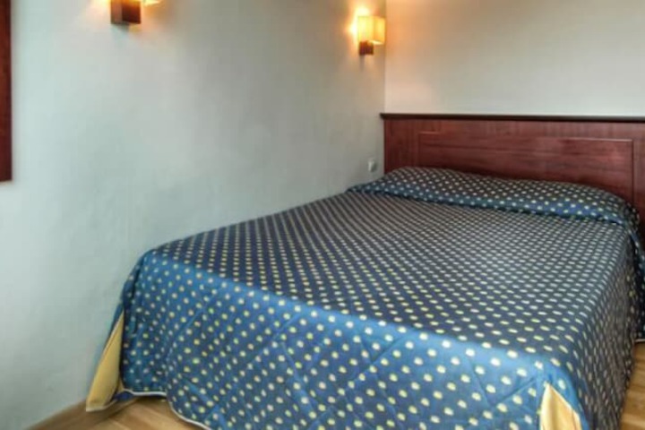 Room 9 of 46