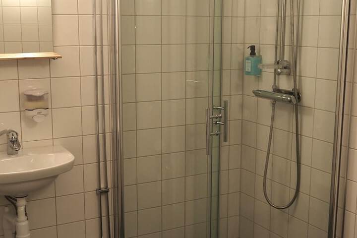 Room 35 of 48
