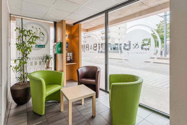 Entrance & Lobby