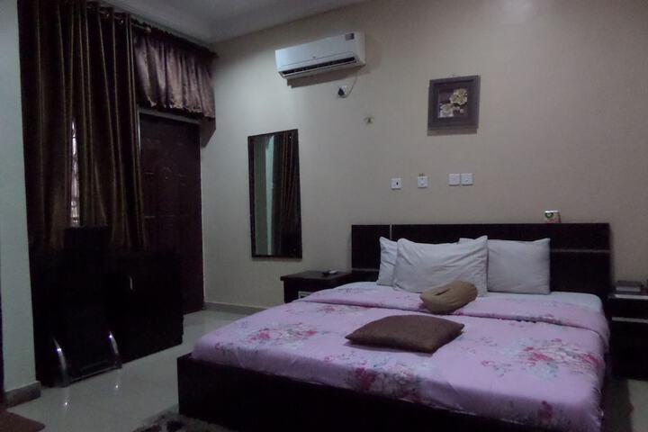 Room 8 of 29