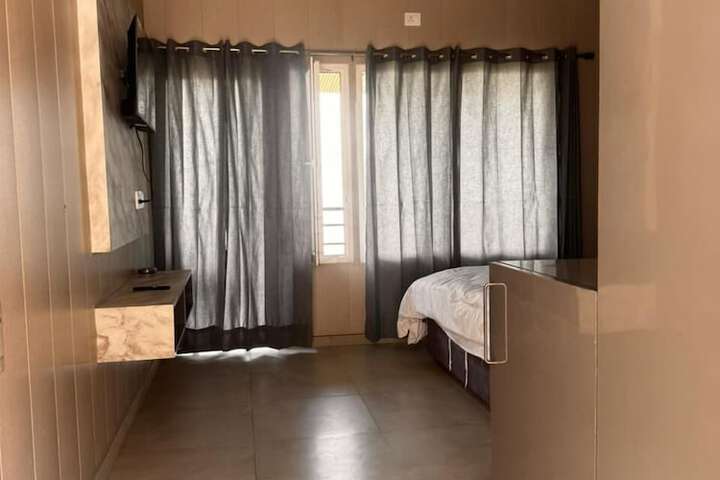 Room 26 of 64